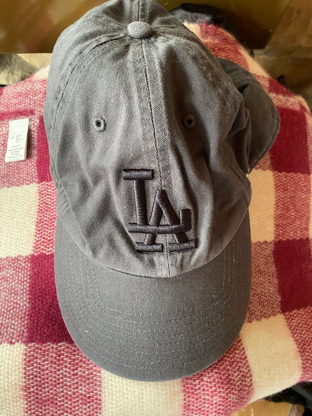 47 Women’s Black Embroidered LA Logo Cap